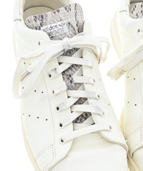 adidas รองเท้าผ้าใบ