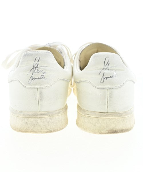 adidas รองเท้าผ้าใบ