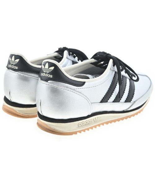 adidas รองเท้าผ้าใบ