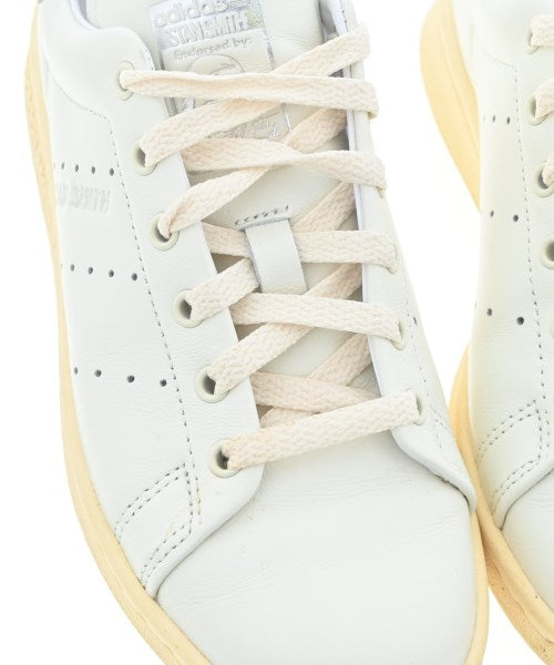 adidas รองเท้าผ้าใบ