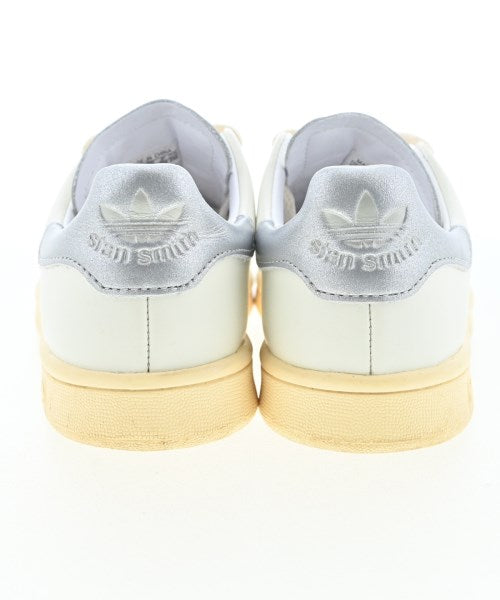 adidas รองเท้าผ้าใบ