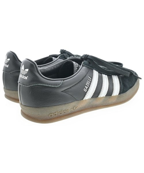 adidas รองเท้าผ้าใบ