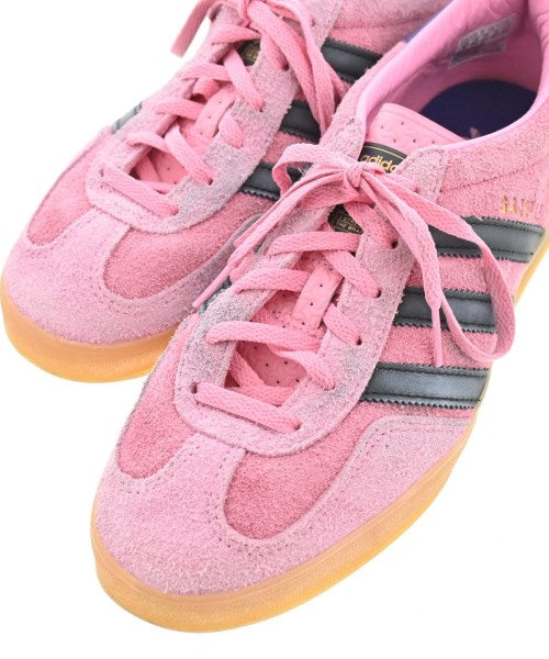 adidas รองเท้าผ้าใบ