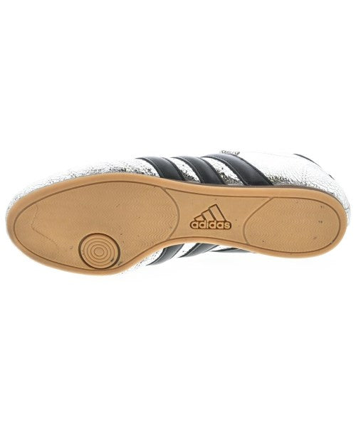 adidas รองเท้าผ้าใบ