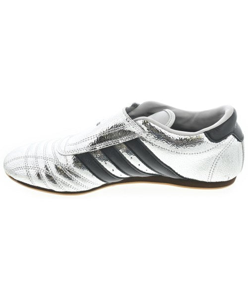 adidas รองเท้าผ้าใบ