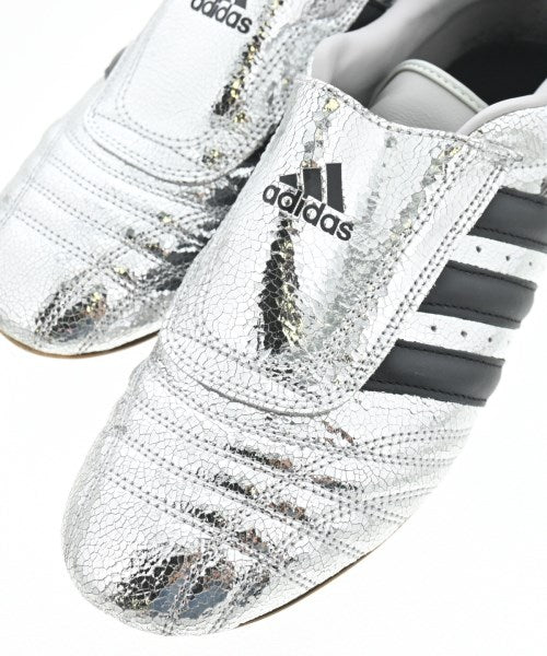 adidas รองเท้าผ้าใบ