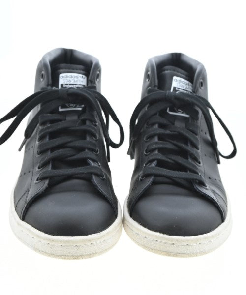 adidas รองเท้าผ้าใบ
