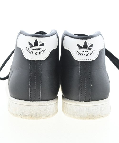 adidas รองเท้าผ้าใบ