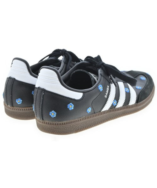 adidas รองเท้าผ้าใบ