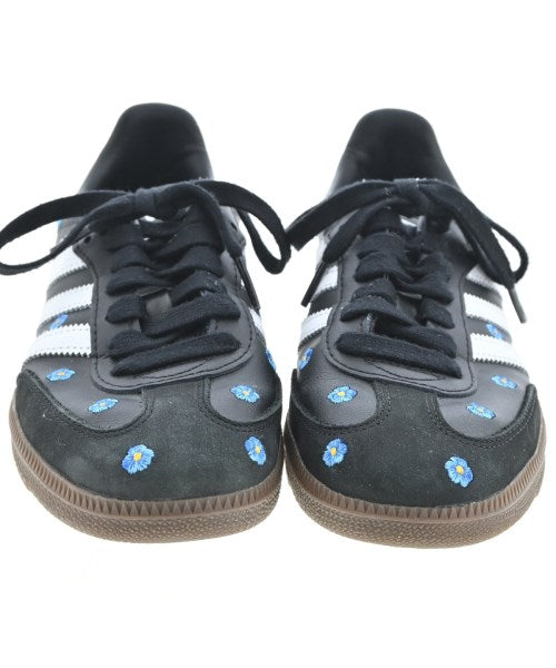 adidas รองเท้าผ้าใบ