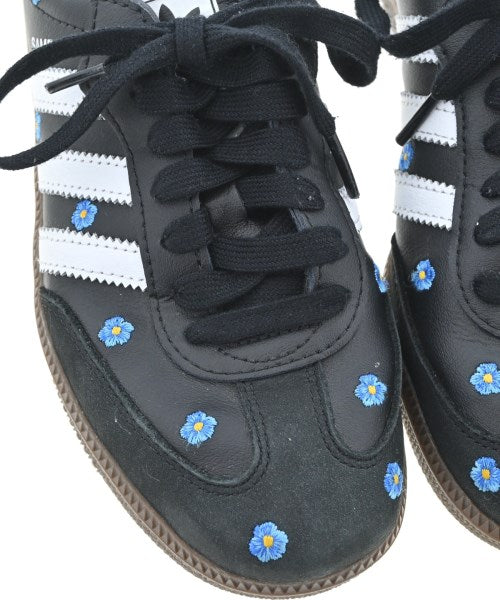adidas รองเท้าผ้าใบ