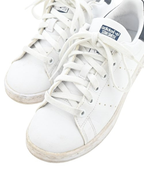 adidas รองเท้าผ้าใบ