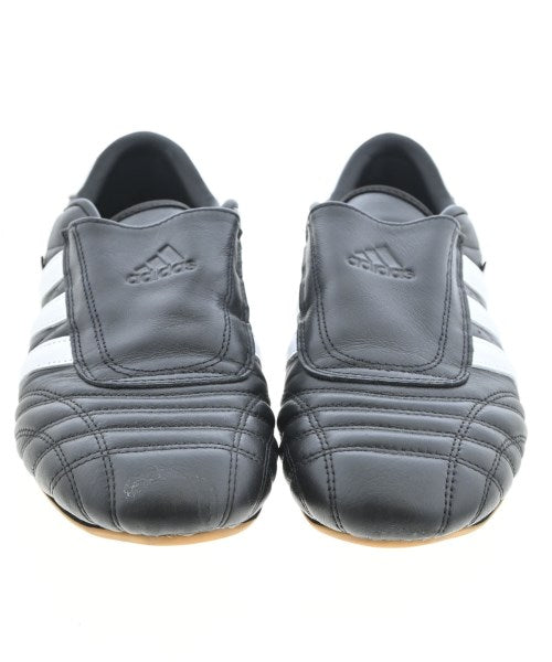 adidas รองเท้าผ้าใบ