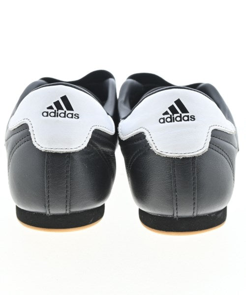 adidas รองเท้าผ้าใบ