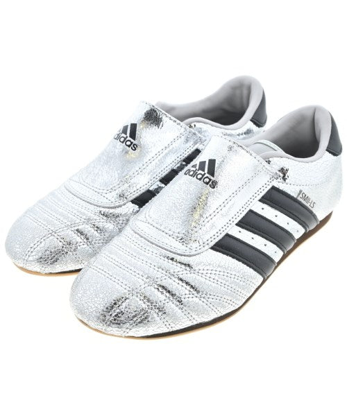 adidas รองเท้าผ้าใบ