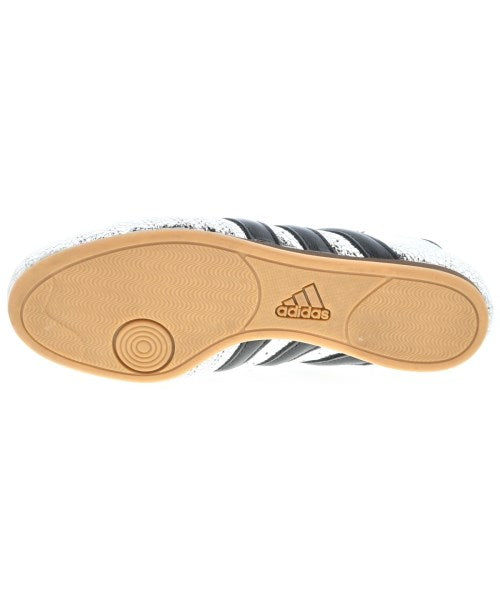 adidas รองเท้าผ้าใบ