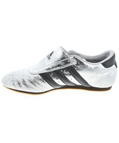 adidas รองเท้าผ้าใบ