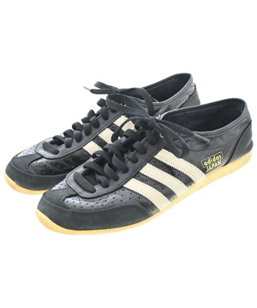 adidas รองเท้าผ้าใบ