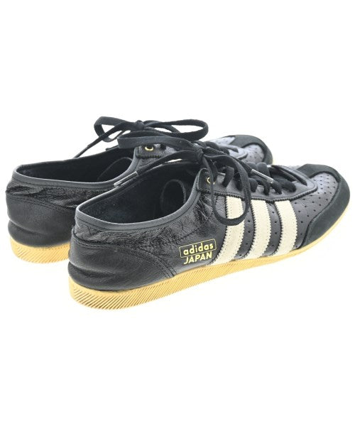 adidas รองเท้าผ้าใบ