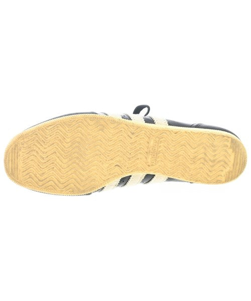 adidas รองเท้าผ้าใบ