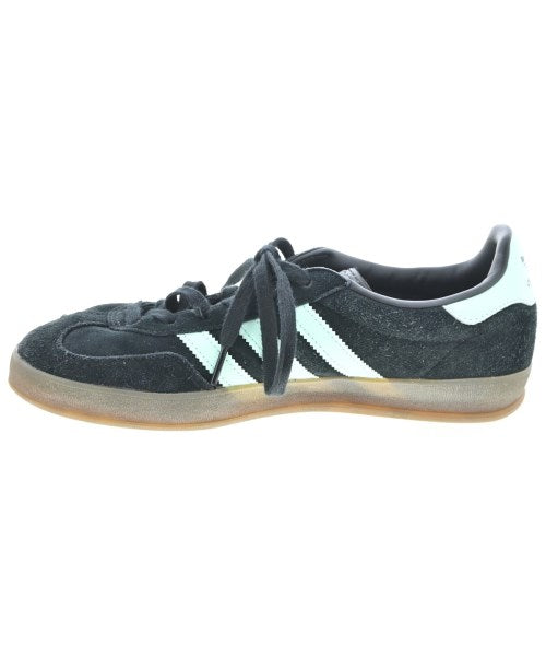 adidas รองเท้าผ้าใบ
