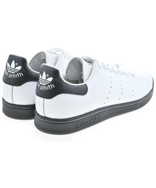 adidas รองเท้าผ้าใบ