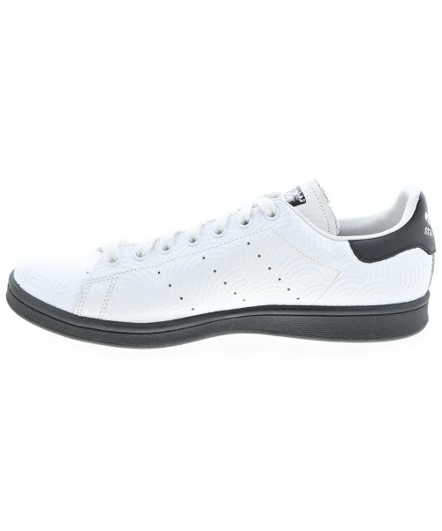 adidas รองเท้าผ้าใบ