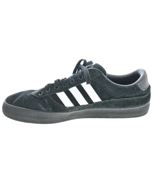 adidas รองเท้าผ้าใบ