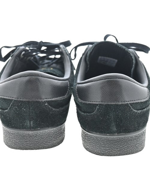 adidas รองเท้าผ้าใบ