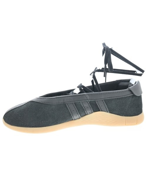 adidas รองเท้าผ้าใบ