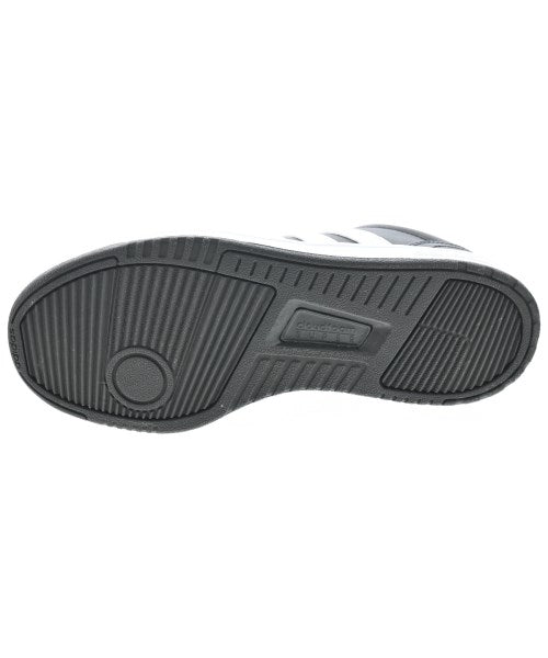 adidas รองเท้าผ้าใบ
