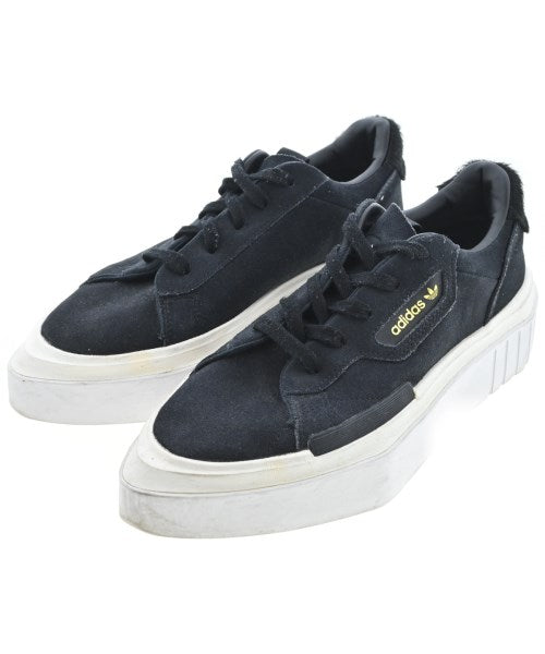 adidas รองเท้าผ้าใบ