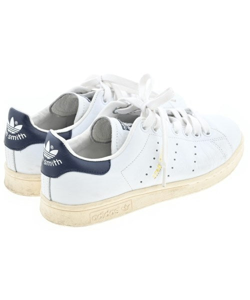adidas รองเท้าผ้าใบ
