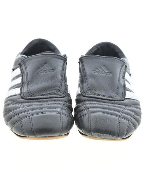 adidas รองเท้าผ้าใบ