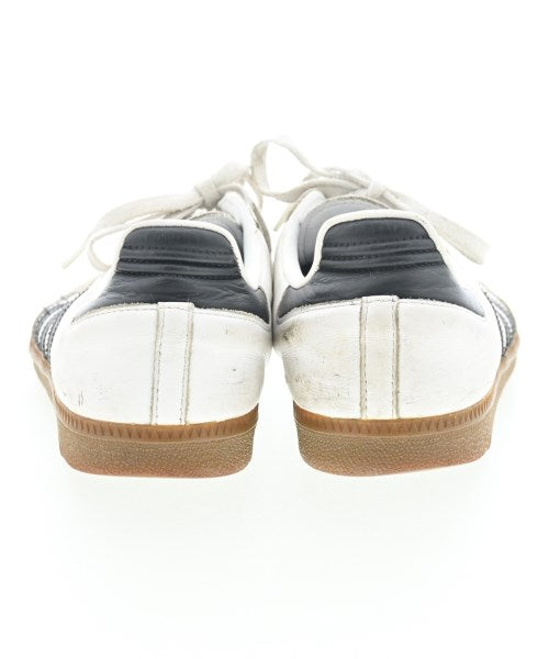 adidas รองเท้าผ้าใบ