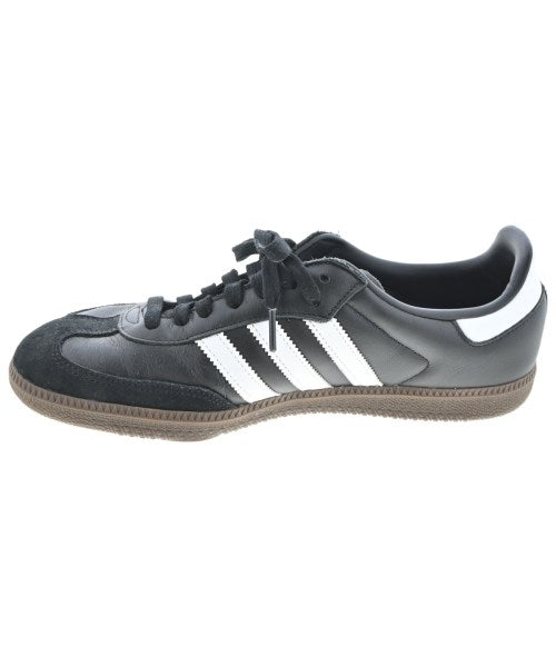 adidas รองเท้าผ้าใบ