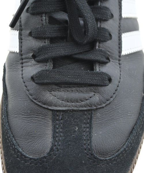adidas รองเท้าผ้าใบ