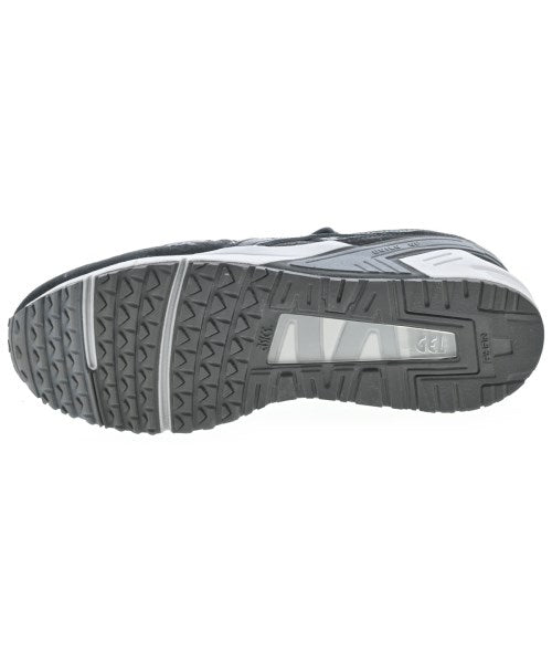 asics รองเท้าผ้าใบ