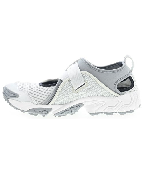 asics รองเท้าผ้าใบ