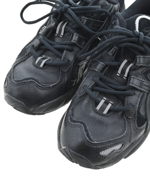 asics รองเท้าผ้าใบ