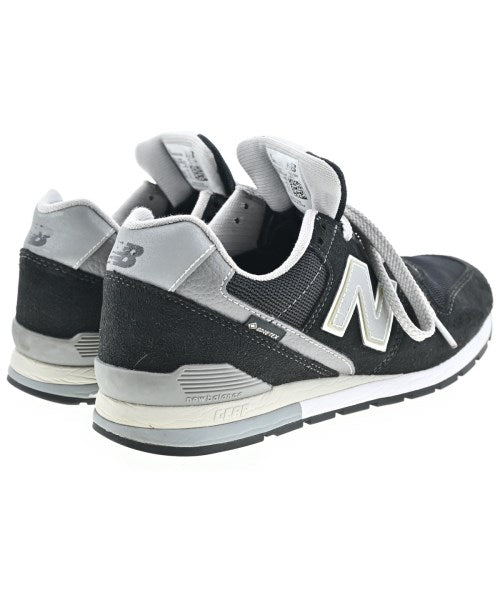 New Balance รองเท้าผ้าใบ