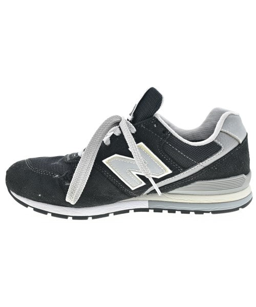 New Balance รองเท้าผ้าใบ