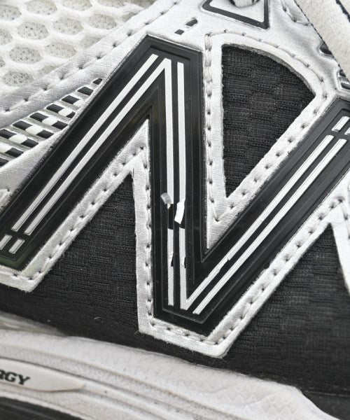 New Balance รองเท้าผ้าใบ