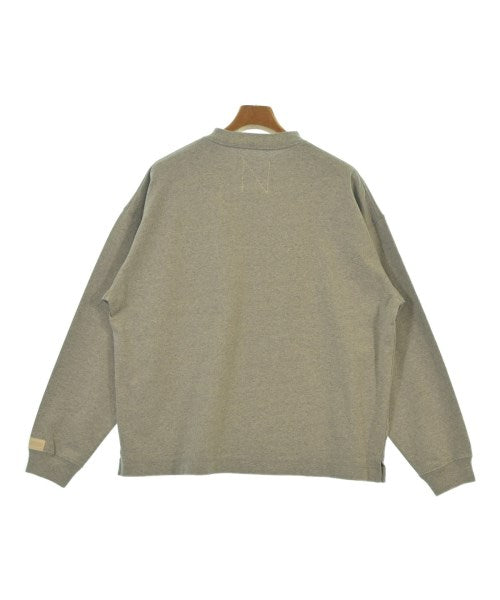 New Balance เสื้อยืด/เสื้อท็อปส์