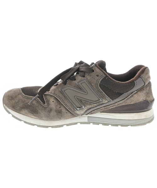 New Balance รองเท้าผ้าใบ