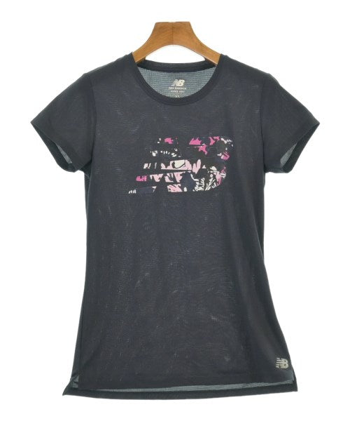 New Balance เสื้อยืด/เสื้อท็อปส์