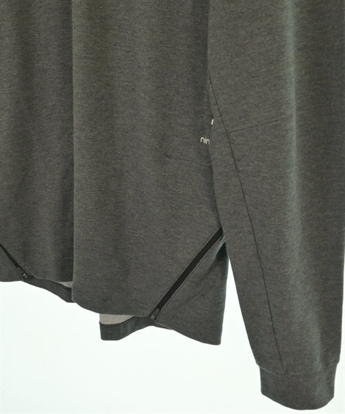 New Balance เสื้อยืด/เสื้อท็อปส์