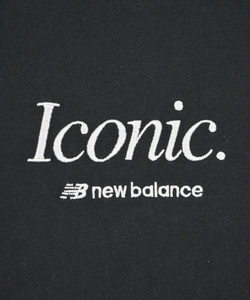 New Balance เสื้อยืด/เสื้อท็อปส์