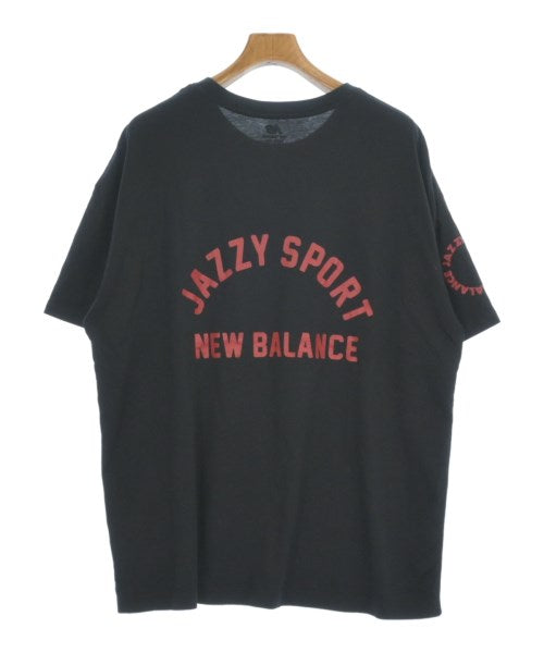 New Balance เสื้อยืด/เสื้อท็อปส์