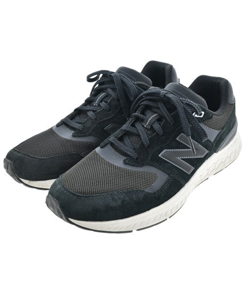 New Balance รองเท้าผ้าใบ